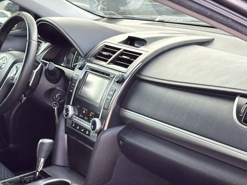 Used 2014 Toyota Camry SE FWD image 30