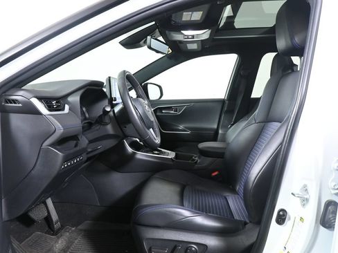 Used 2023 Toyota RAV4 XSE AWD/4WD image 3