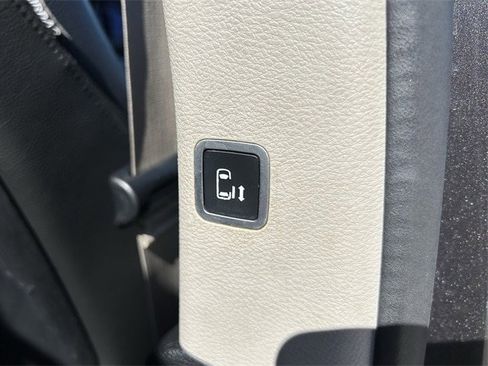 Used 2017 Chrysler Pacifica Touring-L Plus image 34