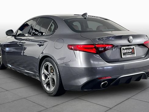 Used 2019 Alfa Romeo Giulia w/ Quick Order Package 22K Sport RWD image 12