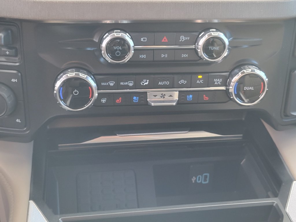 Used 2026 Ford F350 Platinum w/ Platinum Plus Package AWD/4WD image 21