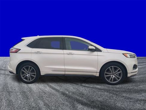 Certified 2019 Ford Edge Titanium w/ Equipment Group 301A FWD image 3