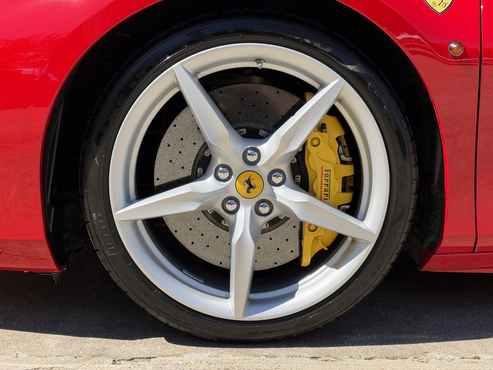 Used 2017 Ferrari 488 GTB RWD image 15