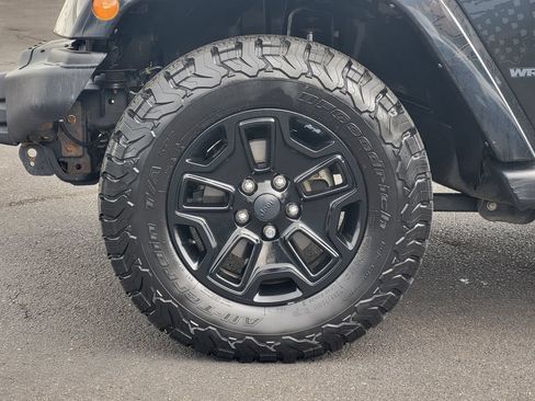 Used 2016 Jeep Wrangler Unlimited Sahara AWD/4WD image 12