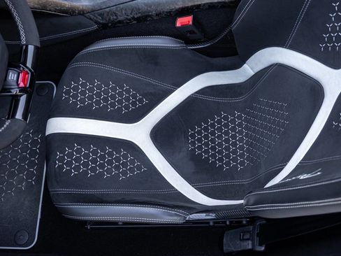 Used 2018 Lamborghini Huracan Performante image 53