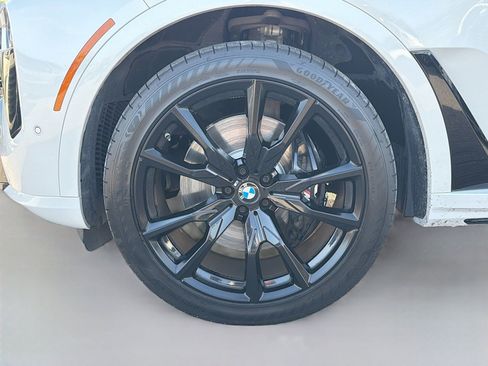 Used 2023 BMW X7 xDrive40i w/ Executive Package image 45