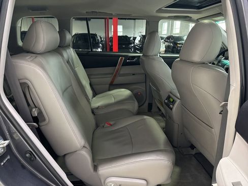 Used 2010 Toyota Highlander Limited AWD/4WD image 39