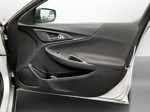 Used 2020 Chevrolet Malibu LS image 25