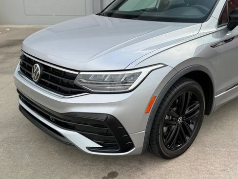 Used 2022 Volkswagen Tiguan SE R-Line FWD image 2