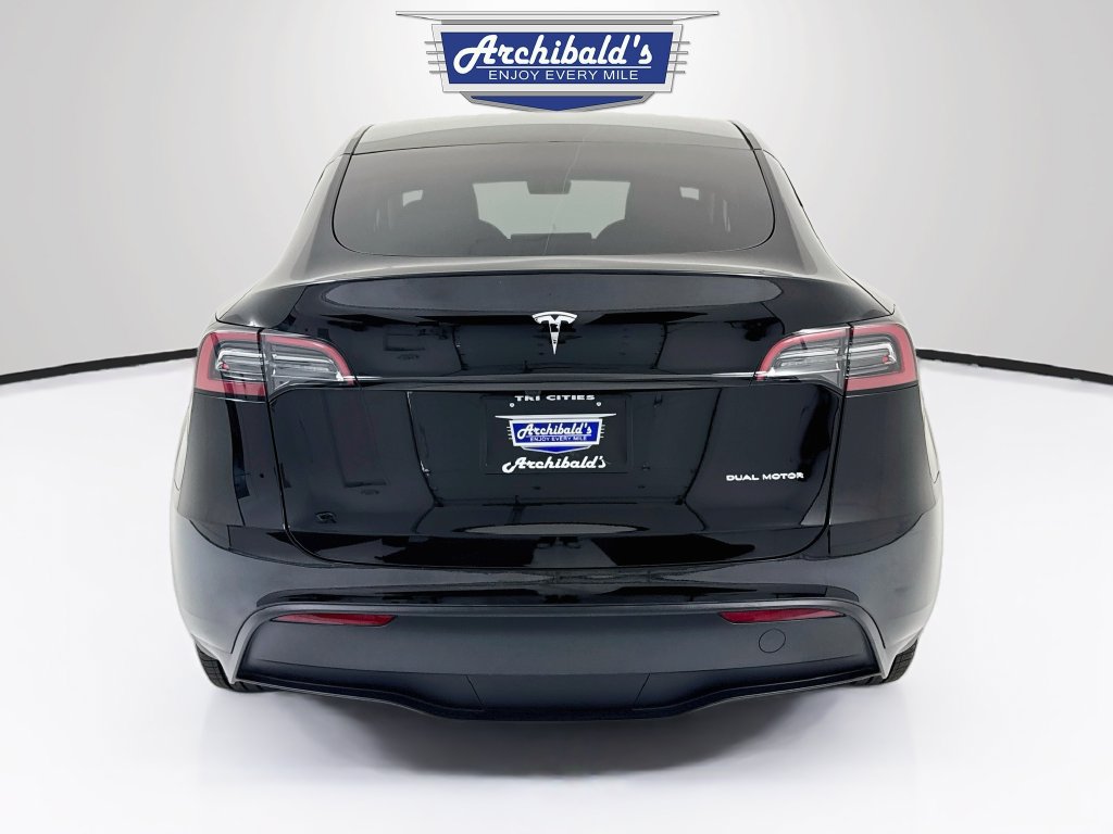 Used 2024 Tesla Model Y Long Range AWD/4WD image 6