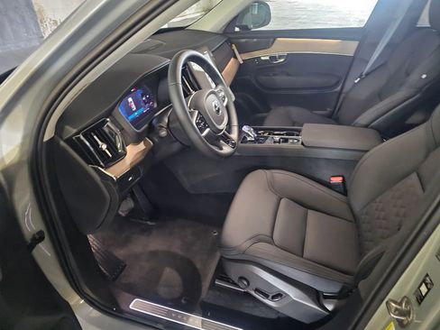 Used 2026 Volvo XC90 B6 Plus w/ Protection Package Premier AWD/4WD image 17