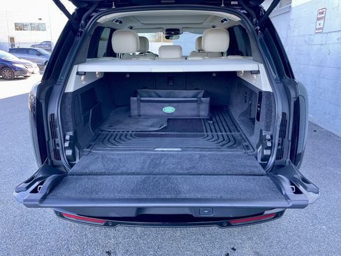 Used 2023 Land Rover Range Rover SE image 36