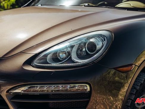 Used 2013 Porsche Cayenne AWD/4WD image 40