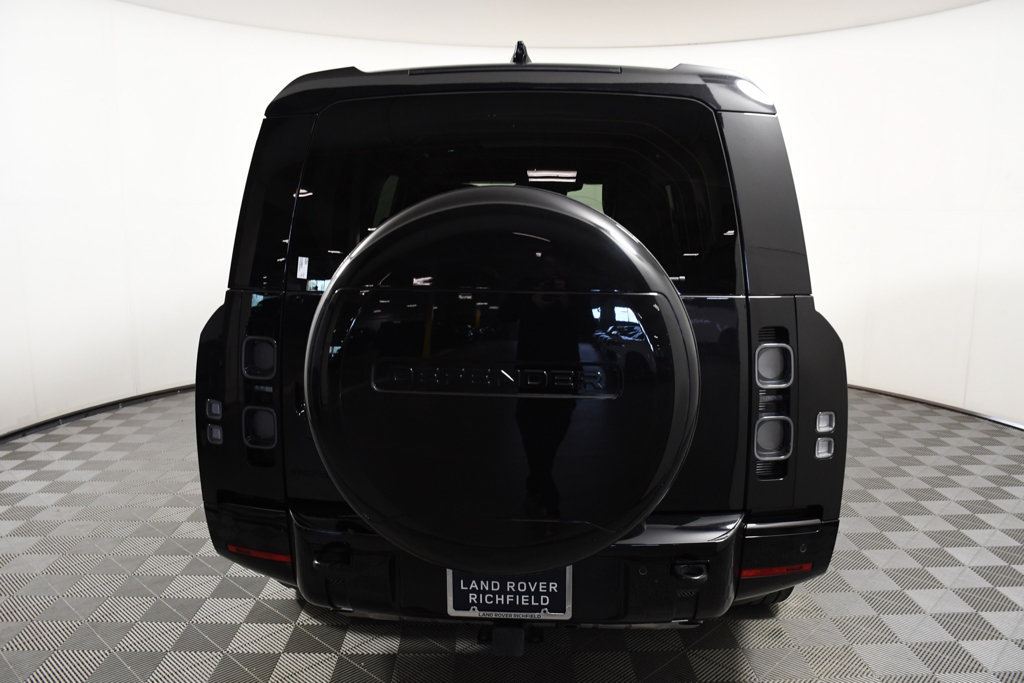 Used 2024 Land Rover Defender 130 X AWD/4WD image 5