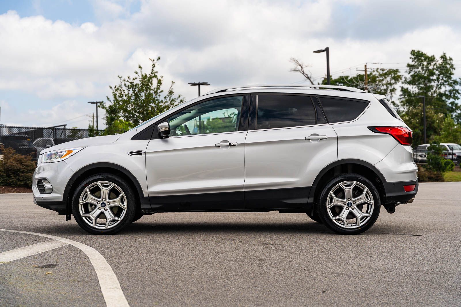 Used 2019 Ford Escape Titanium AWD/4WD image 4