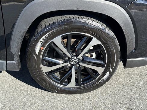 Used 2023 Toyota Corolla Cross XSE w/ Convenience Package image 9