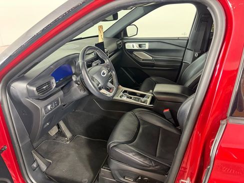 Used 2020 Ford Explorer ST w/ ST Street Pack AWD/4WD image 4