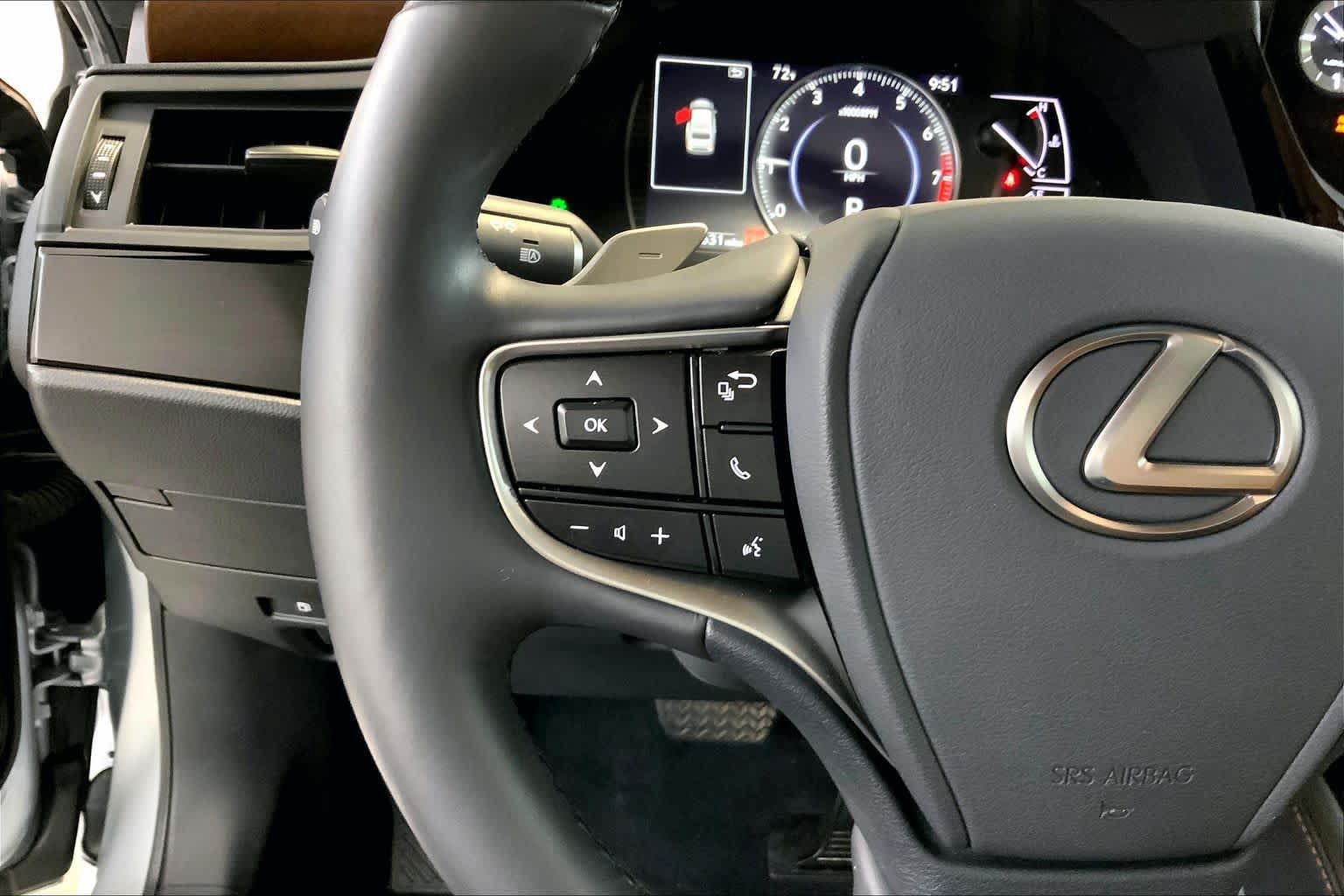 Used 2025 Lexus ES 350 w/ Accessory Package (Z1) FWD image 23