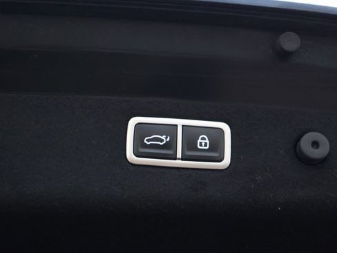 Used 2023 Genesis G70 3.3T w/ Sport Prestige Package image 21