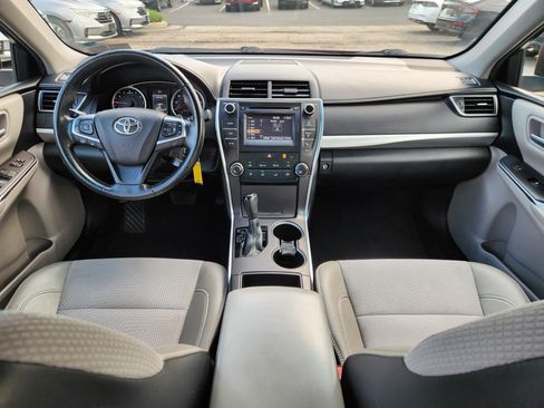 Used 2016 Toyota Camry SE FWD image 8