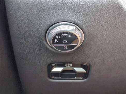 Certified 2025 Mercedes-Benz GLC 300 4MATIC image 17