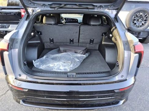 Used 2025 Chevrolet Blazer EV RS AWD/4WD image 3