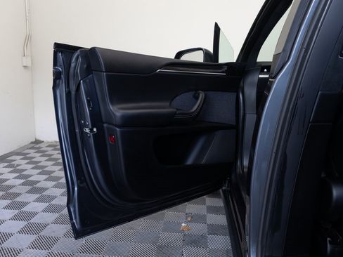 Used 2023 Tesla Model X image 16