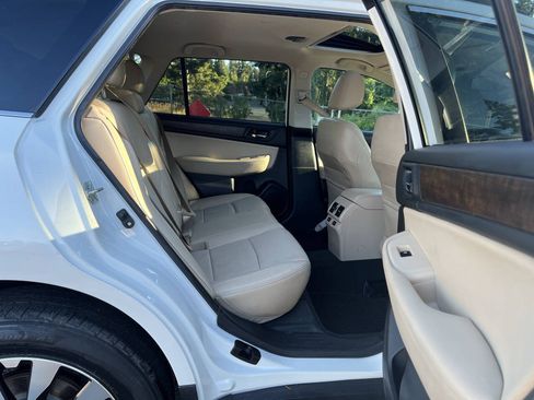 Used 2015 Subaru Outback 2.5i Limited AWD/4WD image 28
