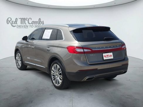 Used 2017 Lincoln MKX Reserve w/ Lincoln MKX Climate Package FWD image 3