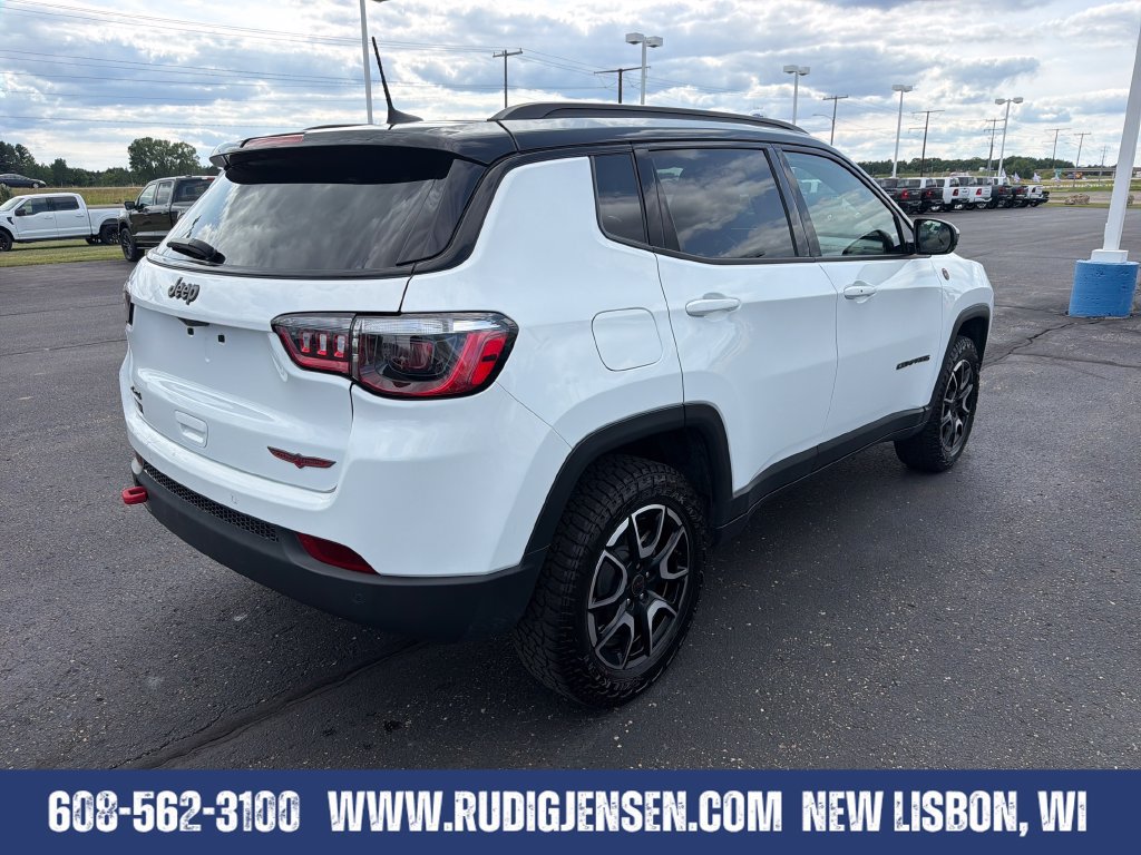 Used 2025 Jeep Compass Trailhawk AWD/4WD image 5