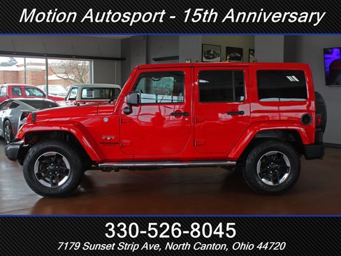 Used 2017 Jeep Wrangler Unlimited Sahara w/ Dual Top Group image 7