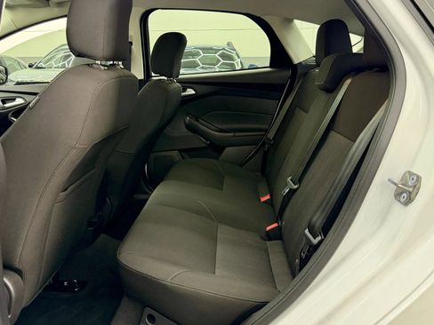Used 2015 Ford Focus SE image 10