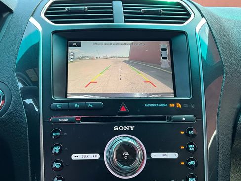 Used 2016 Ford Explorer Limited w/ Equipment Group 301A AWD/4WD image 38