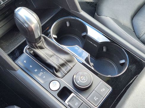 Used 2021 Volkswagen Atlas Cross Sport SEL Premium image 17