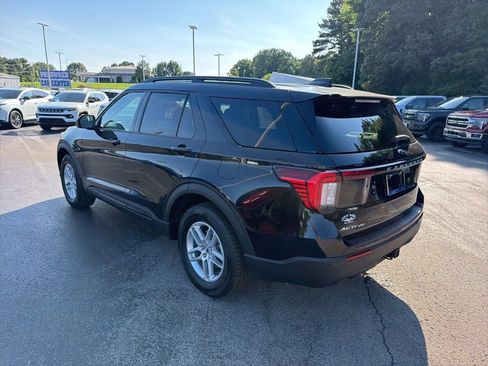 New 2026 Ford Explorer Active RWD image 5