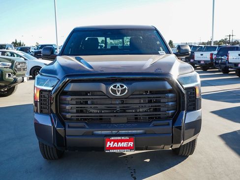 New 2026 Toyota Tundra SR image 2