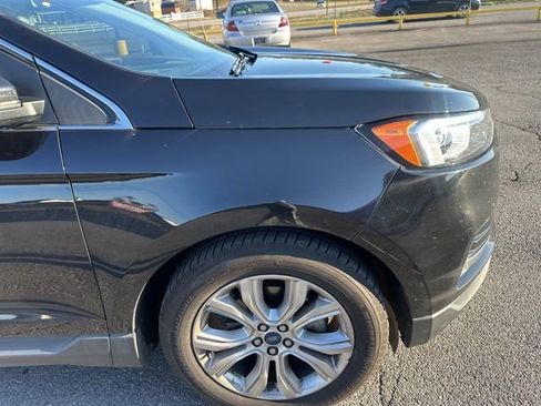 Used 2020 Ford Edge Titanium image 18