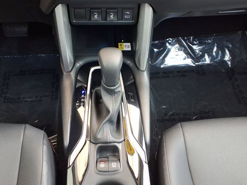 Used 2023 Toyota Corolla Cross XLE FWD image 24