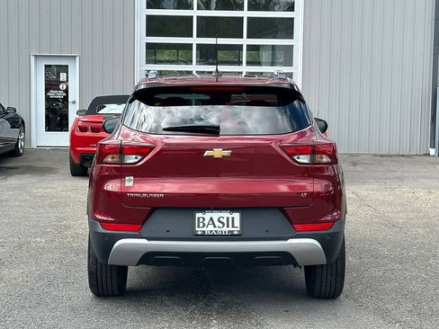 Used 2022 Chevrolet TrailBlazer LT w/ Convenience Package FWD image 12