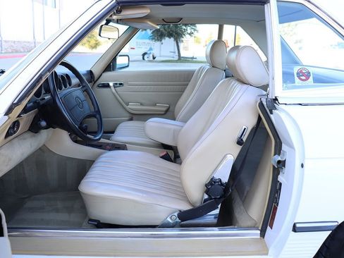 Used 1988 Mercedes-Benz 560 SL image 32