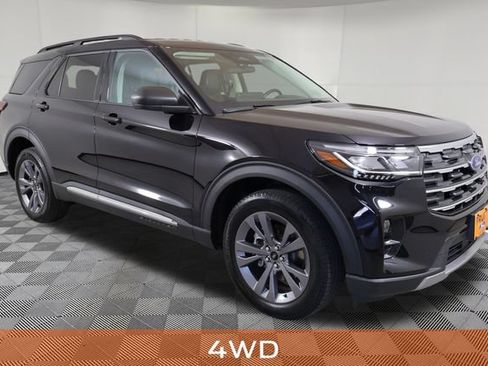 Used 2025 Ford Explorer Active w/ Active Comfort Package AWD/4WD image 4