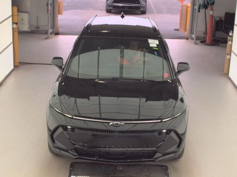 Used 2024 Chevrolet Equinox EV RS AWD/4WD image 2