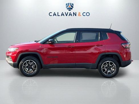 Used 2025 Jeep Compass Trailhawk w/ Trailhawk Elite Group image 4