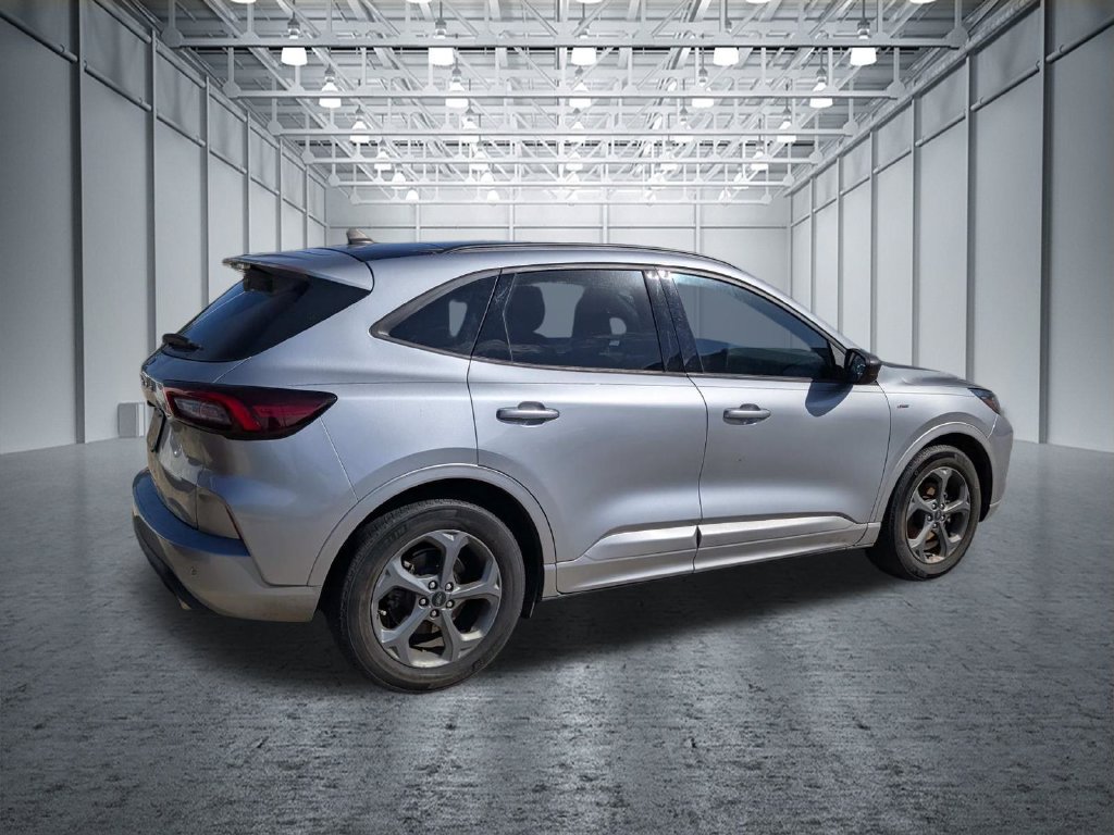 Used 2023 Ford Escape ST-Line w/ Tech Pack #1 FWD image 4