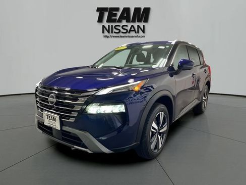 Certified 2026 Nissan Rogue SL AWD/4WD image 3