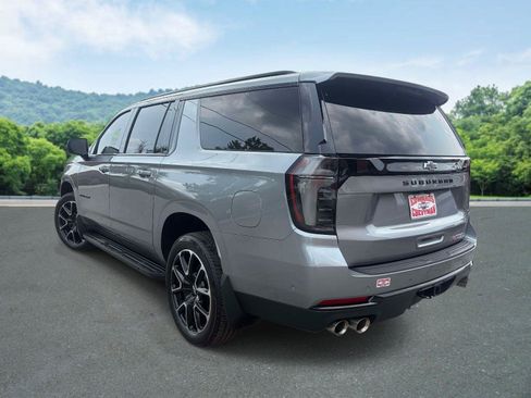 Used 2025 Chevrolet Suburban RST w/ Comfort Package AWD/4WD image 19