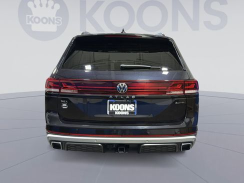 Used 2024 Volkswagen Atlas Peak Edition SEL AWD/4WD image 5