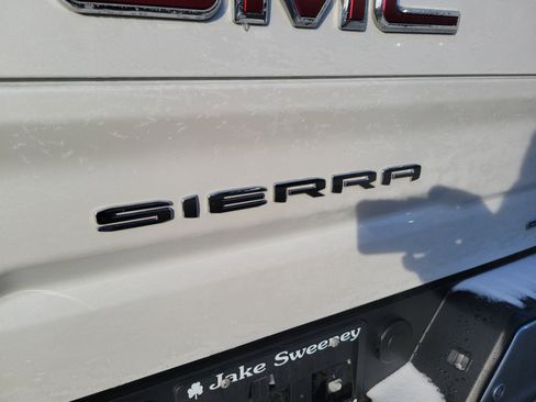 Used 2024 GMC Sierra 1500 SLT w/ SLT Premium Plus Package image 7