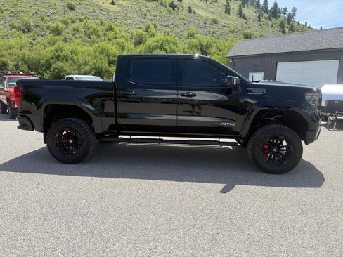 Used 2024 GMC Sierra 1500 AT4 w/ Technology Package AWD/4WD image 7