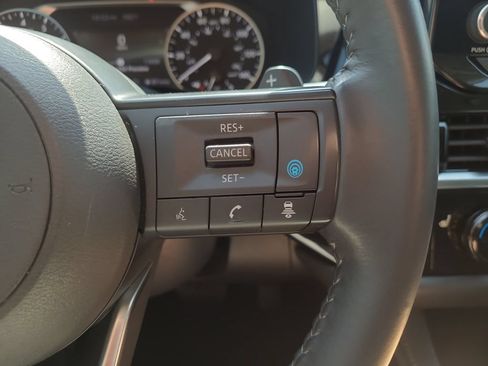 Certified 2024 Nissan Pathfinder SV FWD image 28